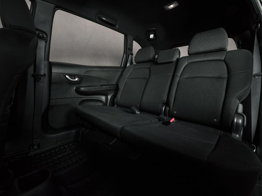Интерьер Honda BR-V 2018 года  (MX) (фото 27 из 28)